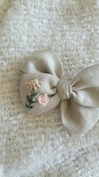 Image 2 of Daisy Embroidery Bow