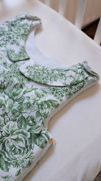 Image 3 of Gigoteuse toile de Jouy verte