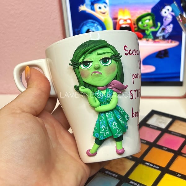 Image of Tazza con DISGUSTO inside out