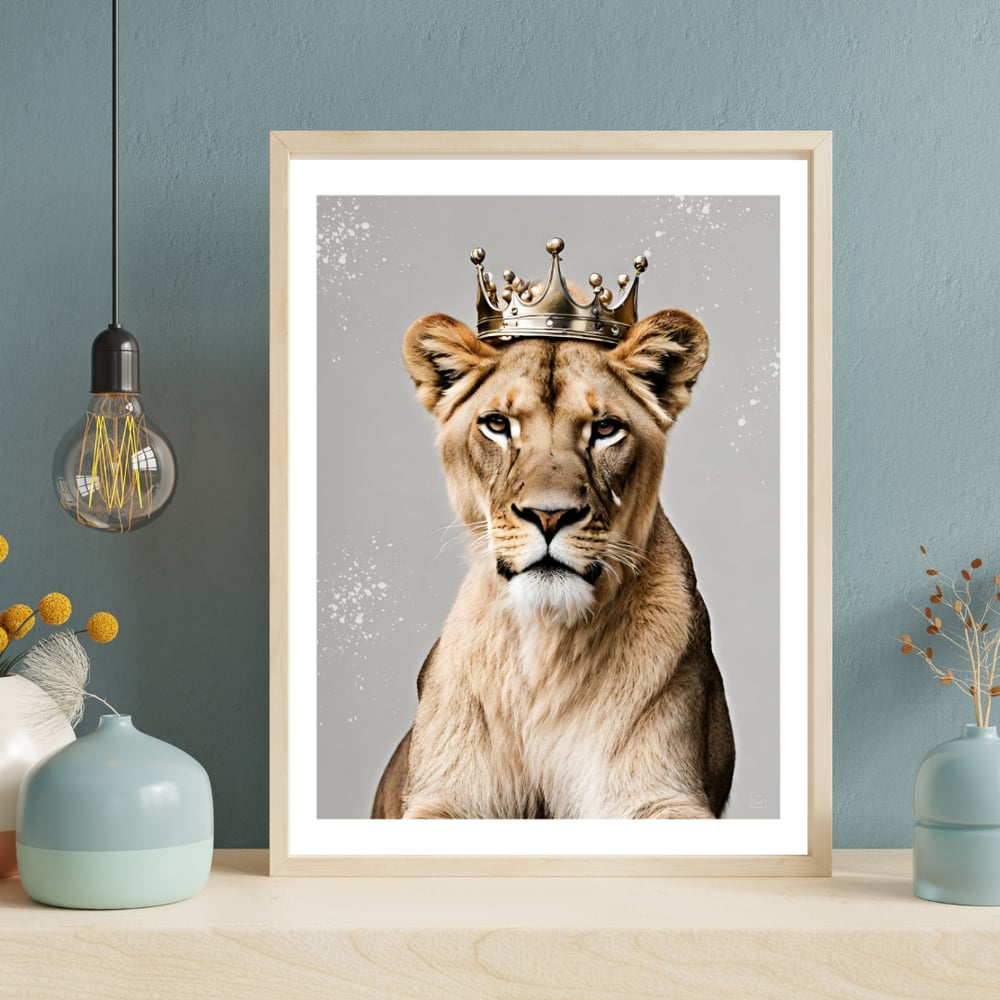 Image of The Queen