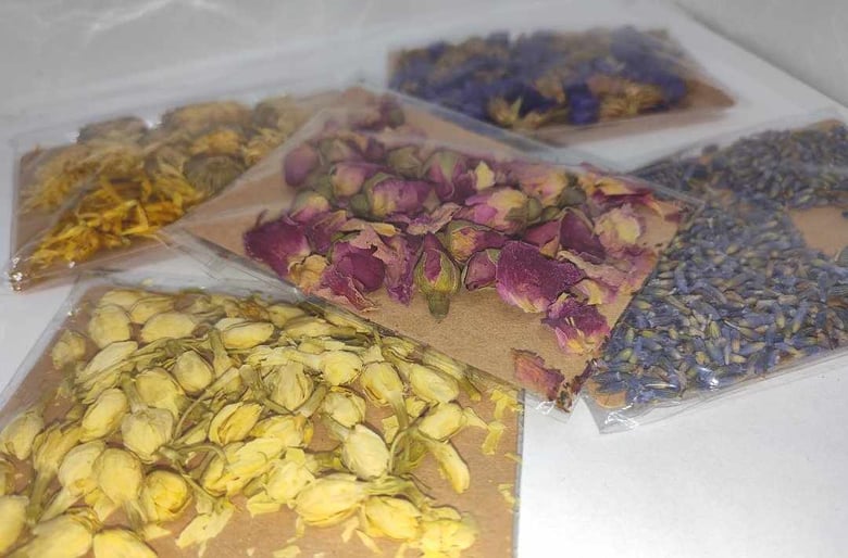 Image of Dehydrated flowers for baths