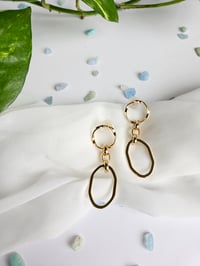 Image 3 of Oval Chain Link Earrings 