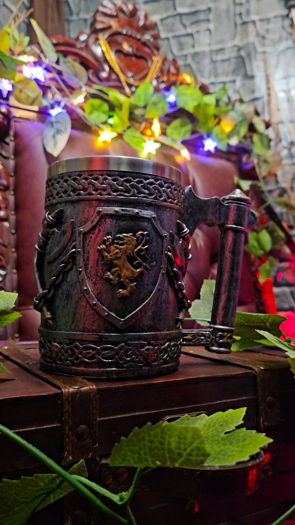👑The Armored Kingdom Roaring Lion Crest Mug 