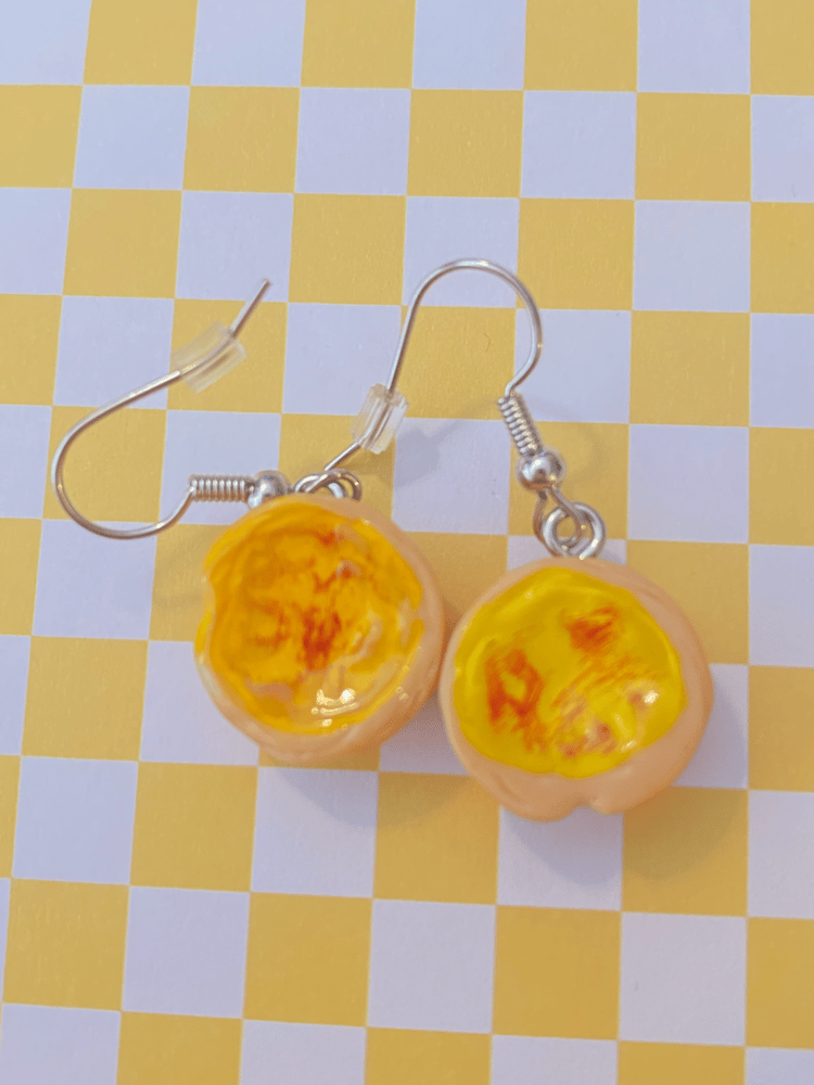 Image of Egg custard earrings 