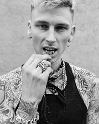 MACHINE GUN KELLY "PLATINUM FANGS"