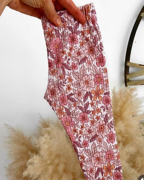 Image of Ready to Post Ribbed Pink Floral Leggings 