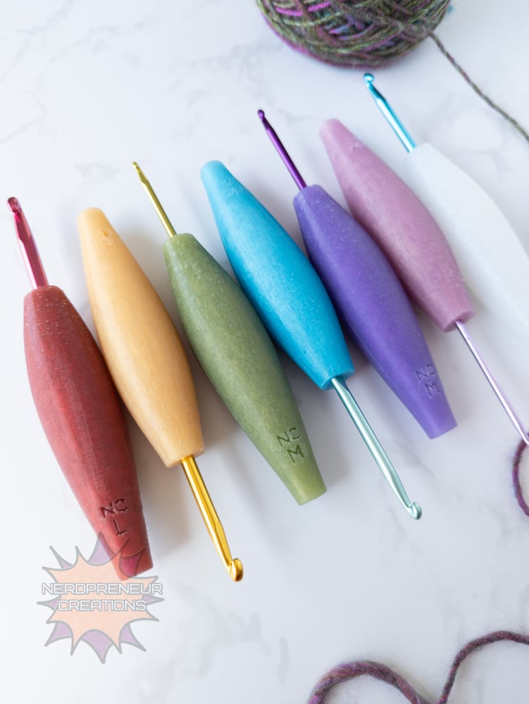 Image of Squishy Grip Choose Your Own Adventure Sleek 2.0 Interchangeable Silicone Crochet Hook Grip