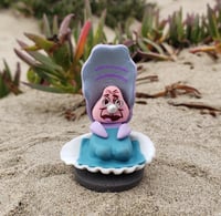 Image 1 of Mom Oyster Figurine