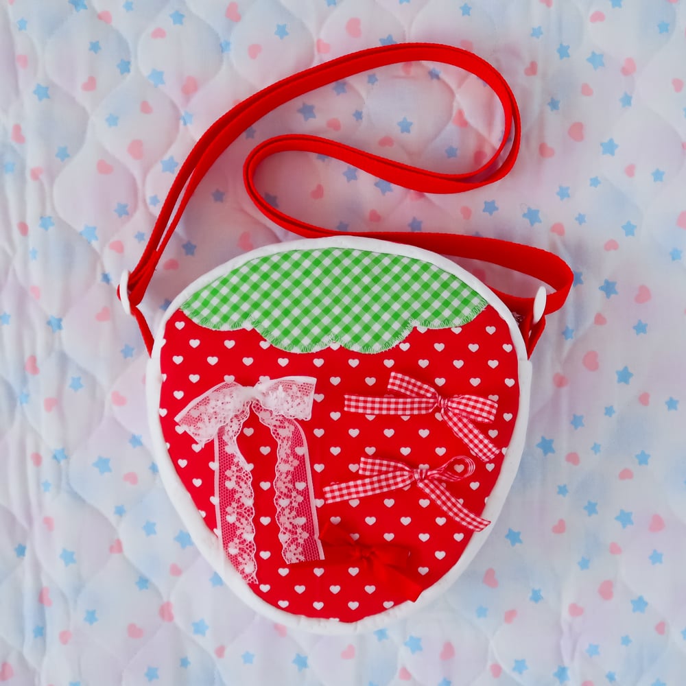 Strawberry Ribbon Bag: 01