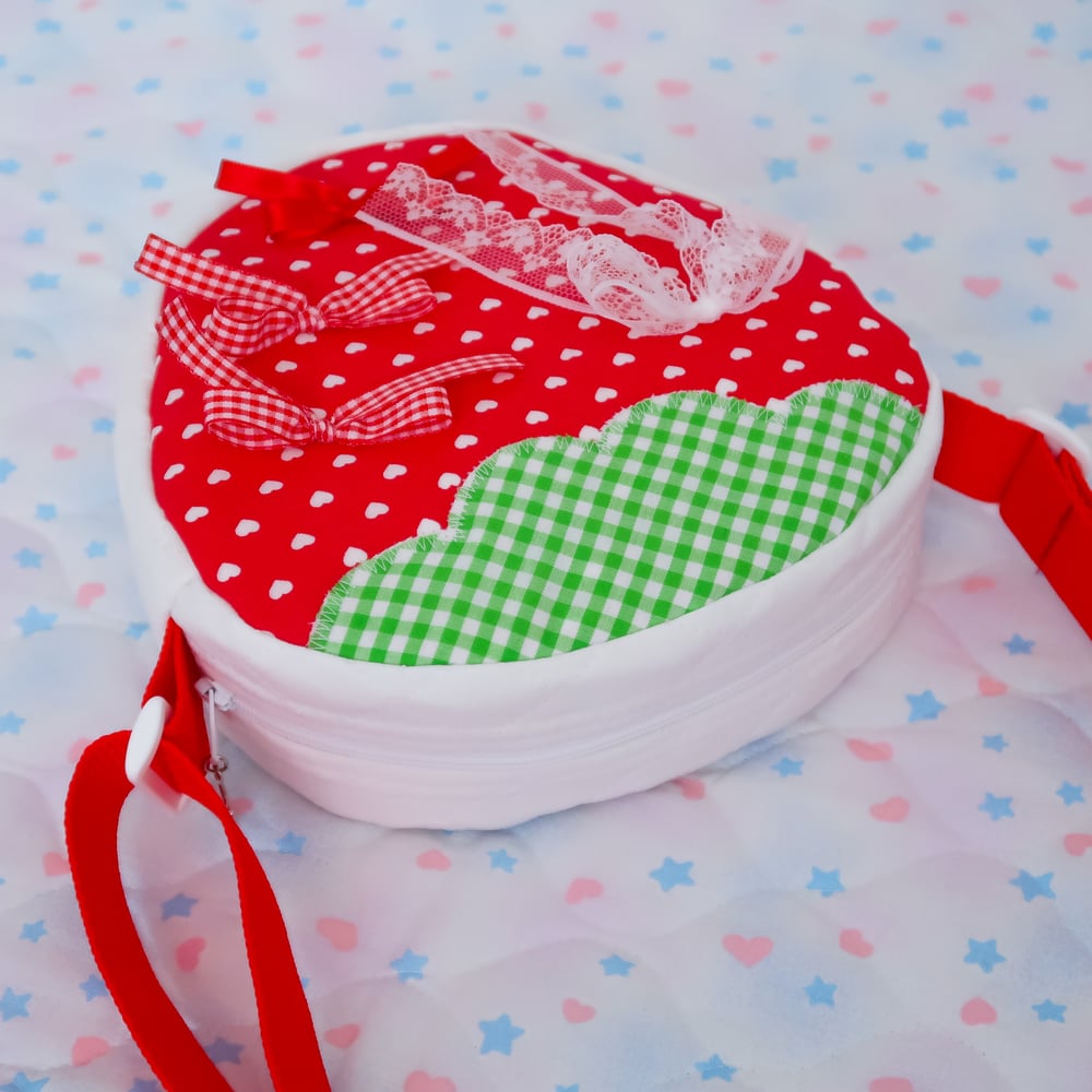 Strawberry Ribbon Bag: 01