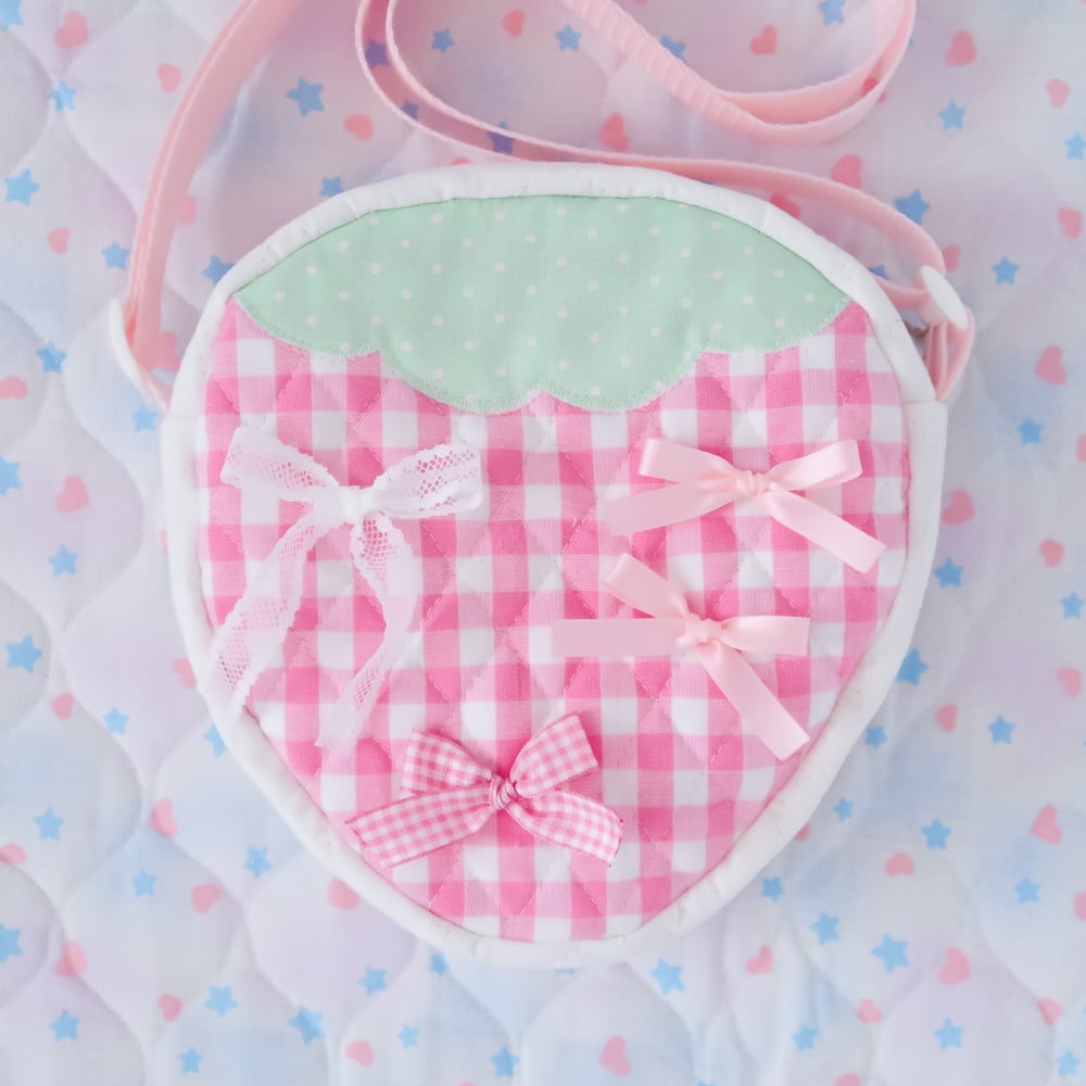 Strawberry Ribbon Bag: 04