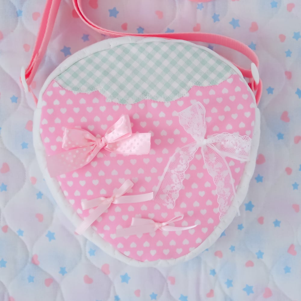 Strawberry Ribbon Bag: 05