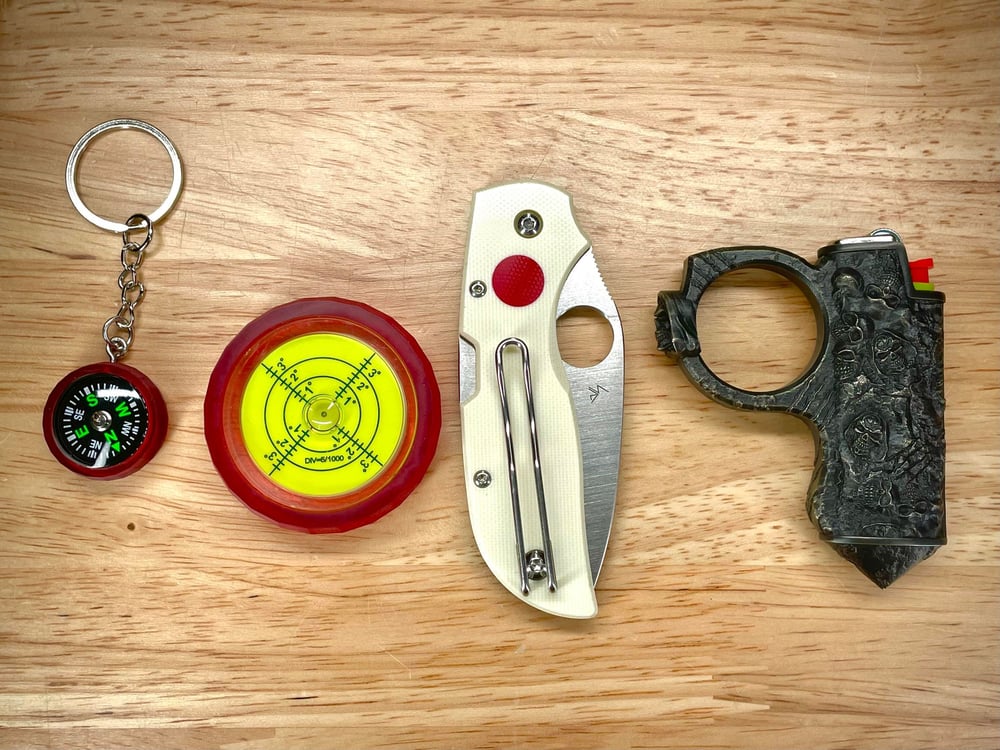 Image of FRC Bubble Buddy Coin Red EDC Level Pocket Tool