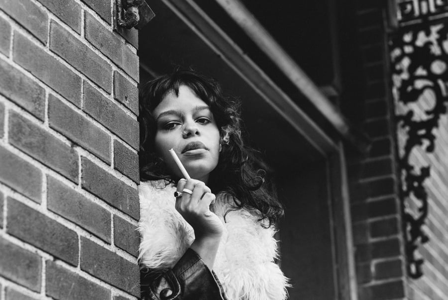 Image of FEFE DOBSON "CIGARETTE"