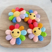 Rainbow Smile Flower Keyring