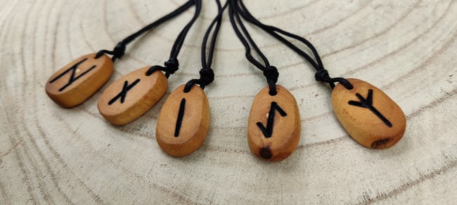 Collier Rune Futhark Chêne