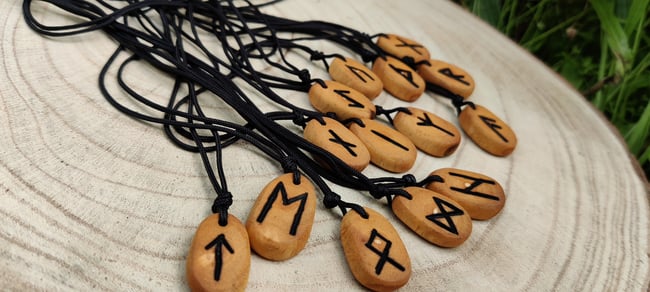Collier Rune Futhark Chêne
