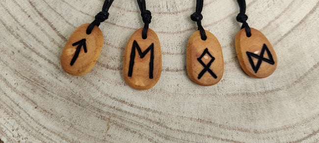 Collier Rune Futhark Chêne