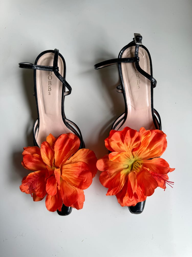 Image of orange hibiscus clips 