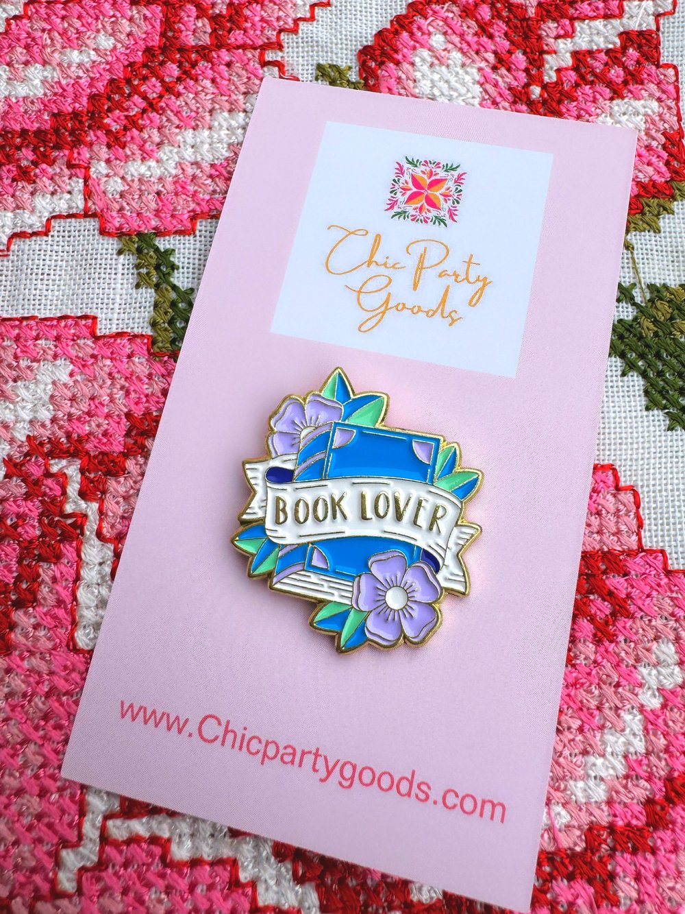 Book lover pin