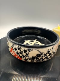 Image 7 of Land / Dog Bowl