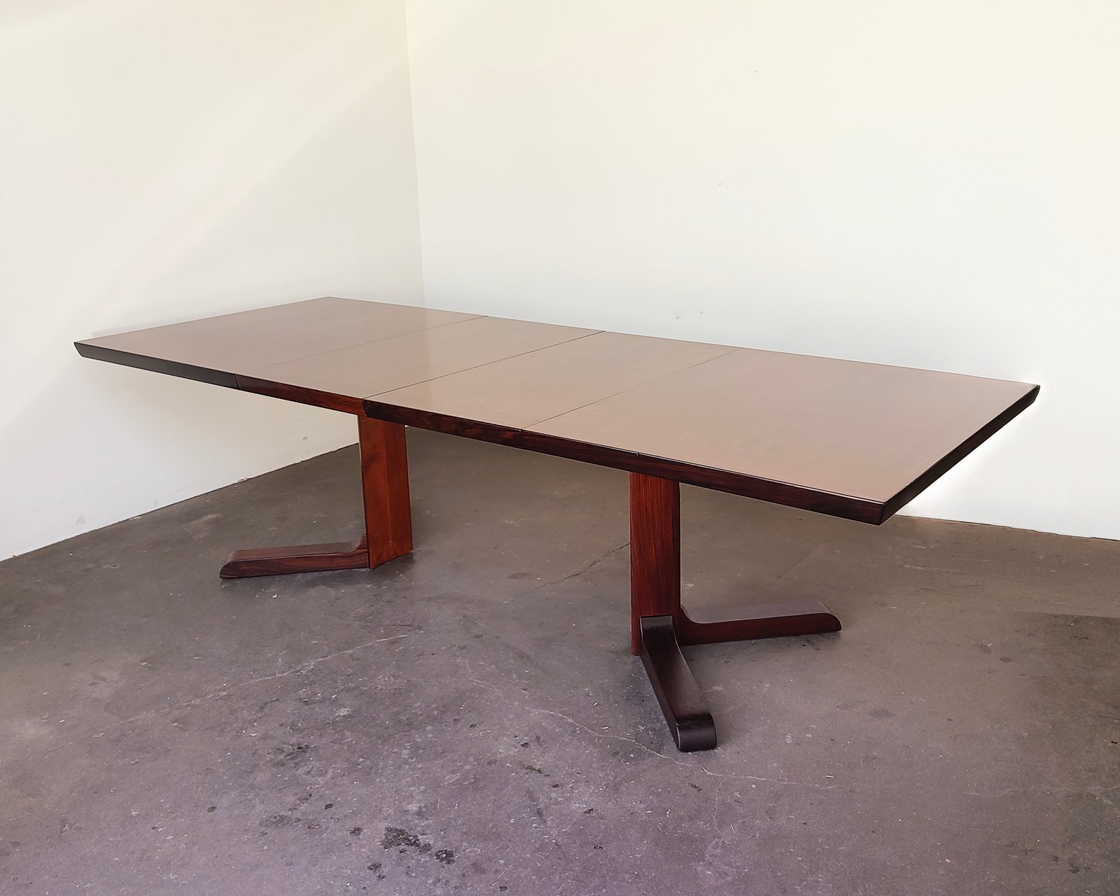 Danish Modern Rosewood Expanding Dining Table by Skovby | Iridium