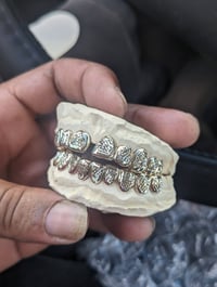 Image of GOLDYLOXGRILLZ  designs 