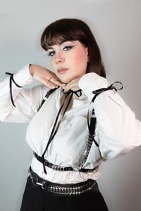 Image 6 of Elastic waist belt with D rings, O ring and carabiners