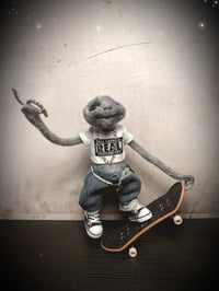 Image 2 of Vigo the Skateboarding Alien (Urban Range - 1/12th Scale)