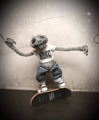 Image 3 of Vigo the Skateboarding Alien (Urban Range - 1/12th Scale)