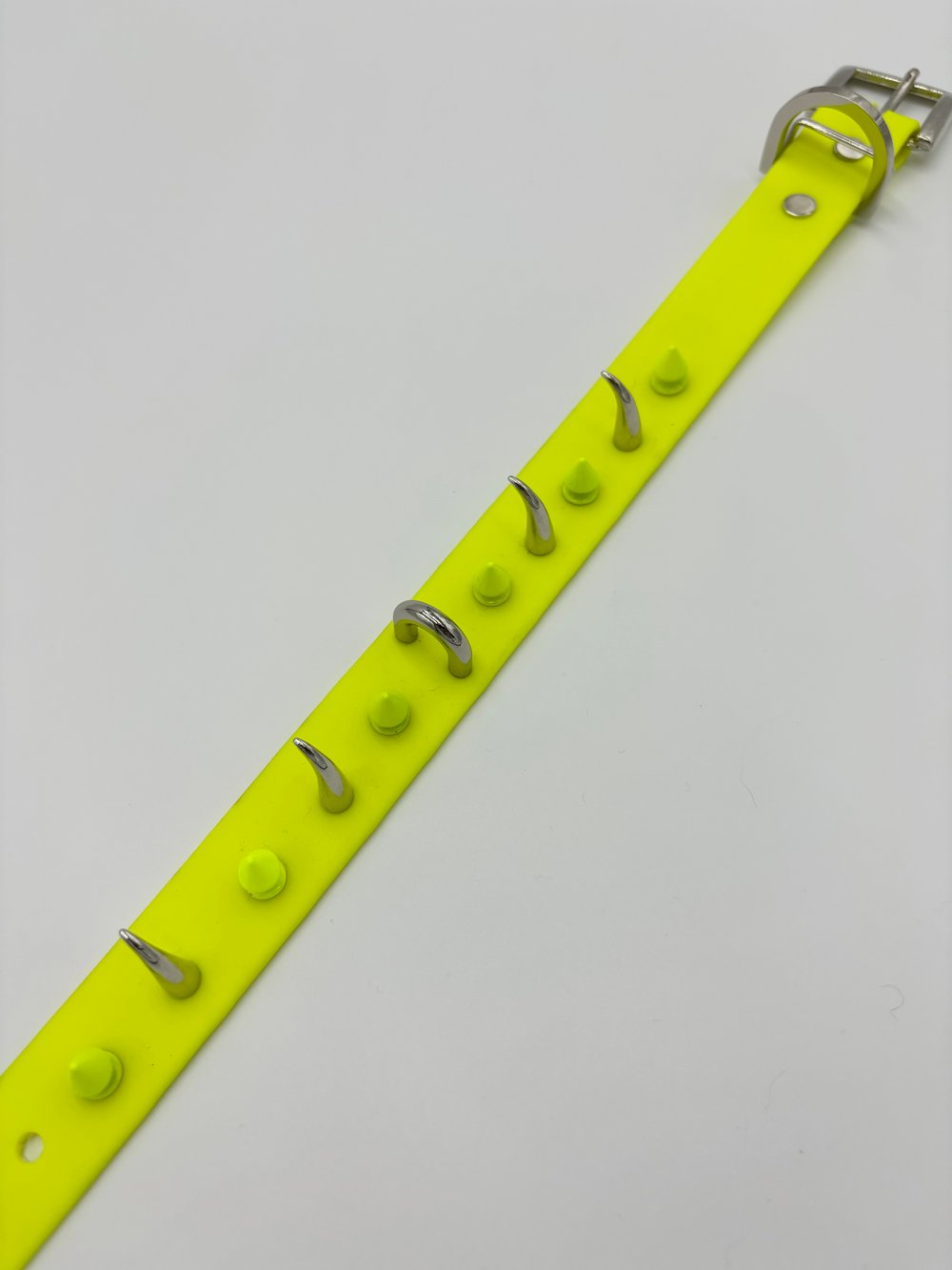 Image of DISCOUNTED Neon Yellow Spiked Collar (Stained)
