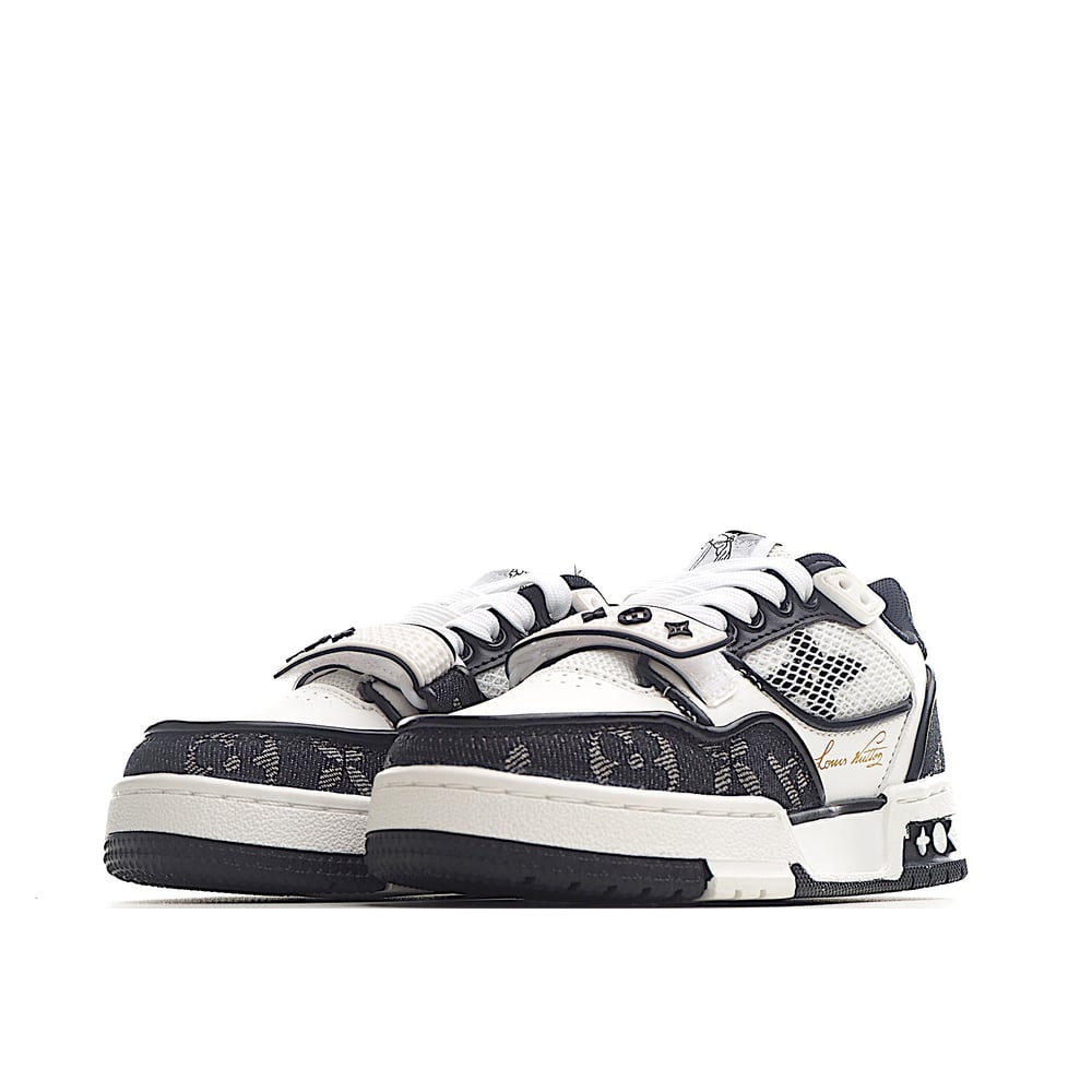 Image of Vivian Trainers 