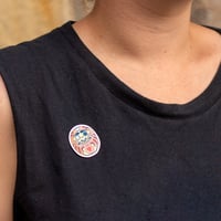 Image 2 of Daruma rose - l'Amour — Pin's