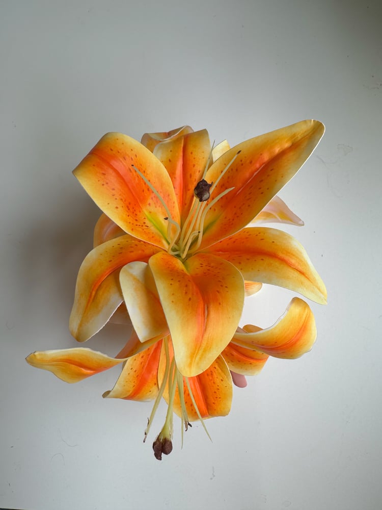 Image of PREORDER xl tiger lily claw clip 