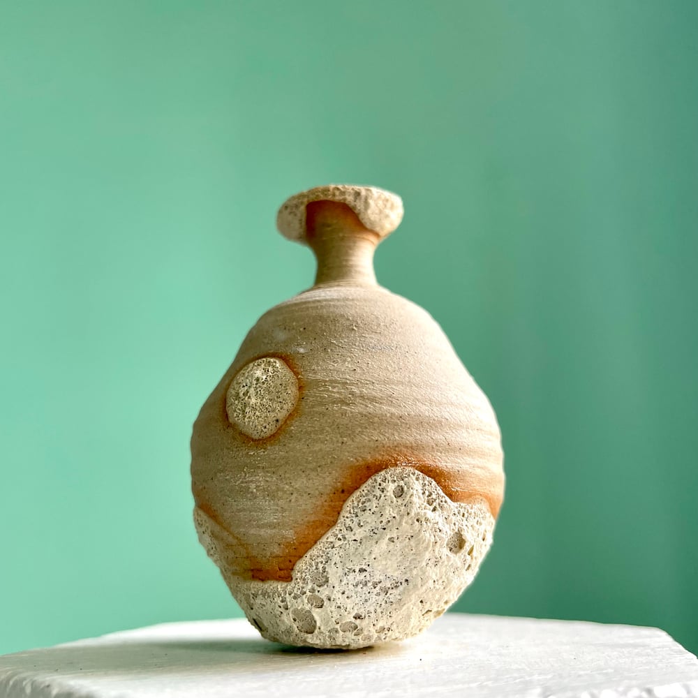 Image of Mini sand treasure vase 