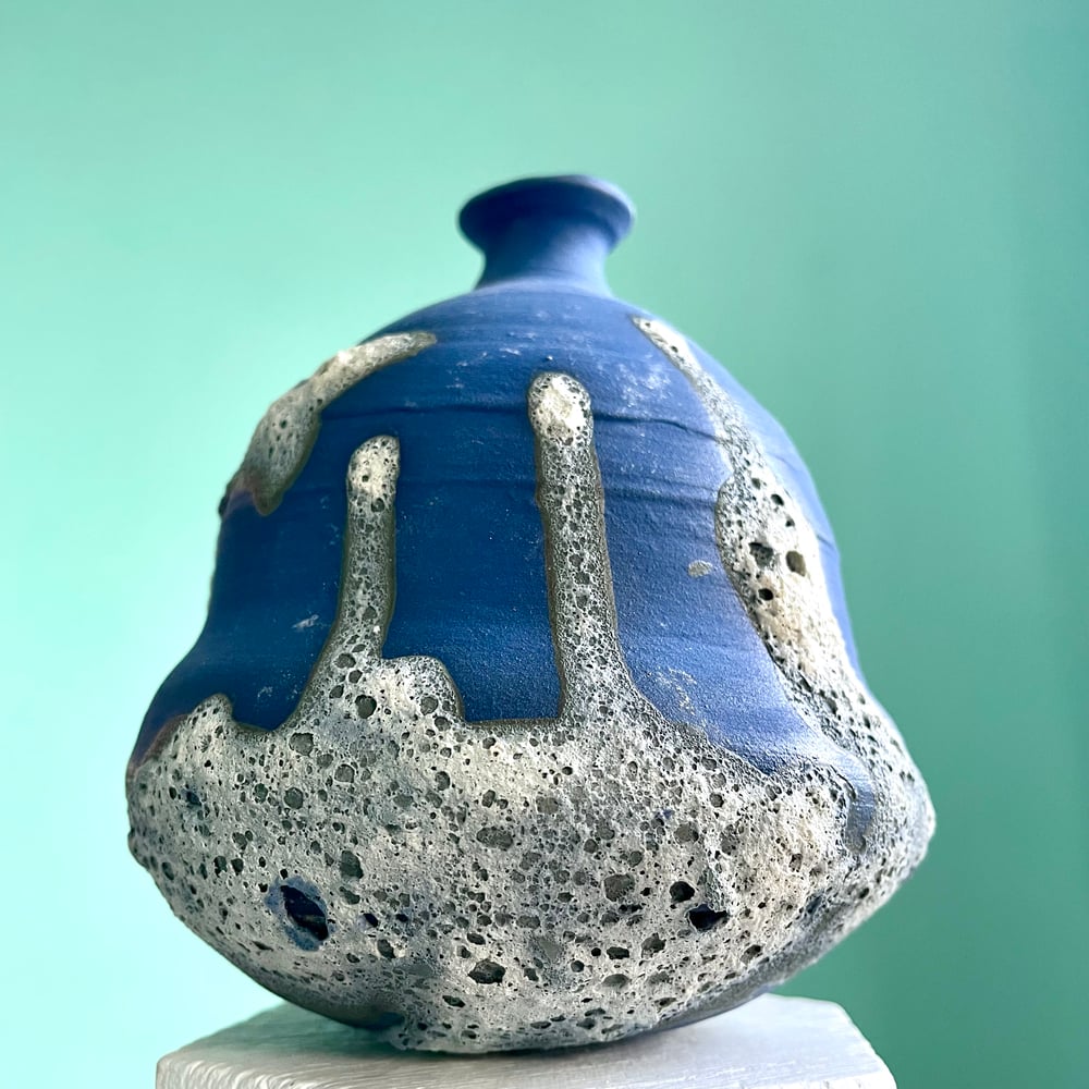 Image of Crashing wave vase 