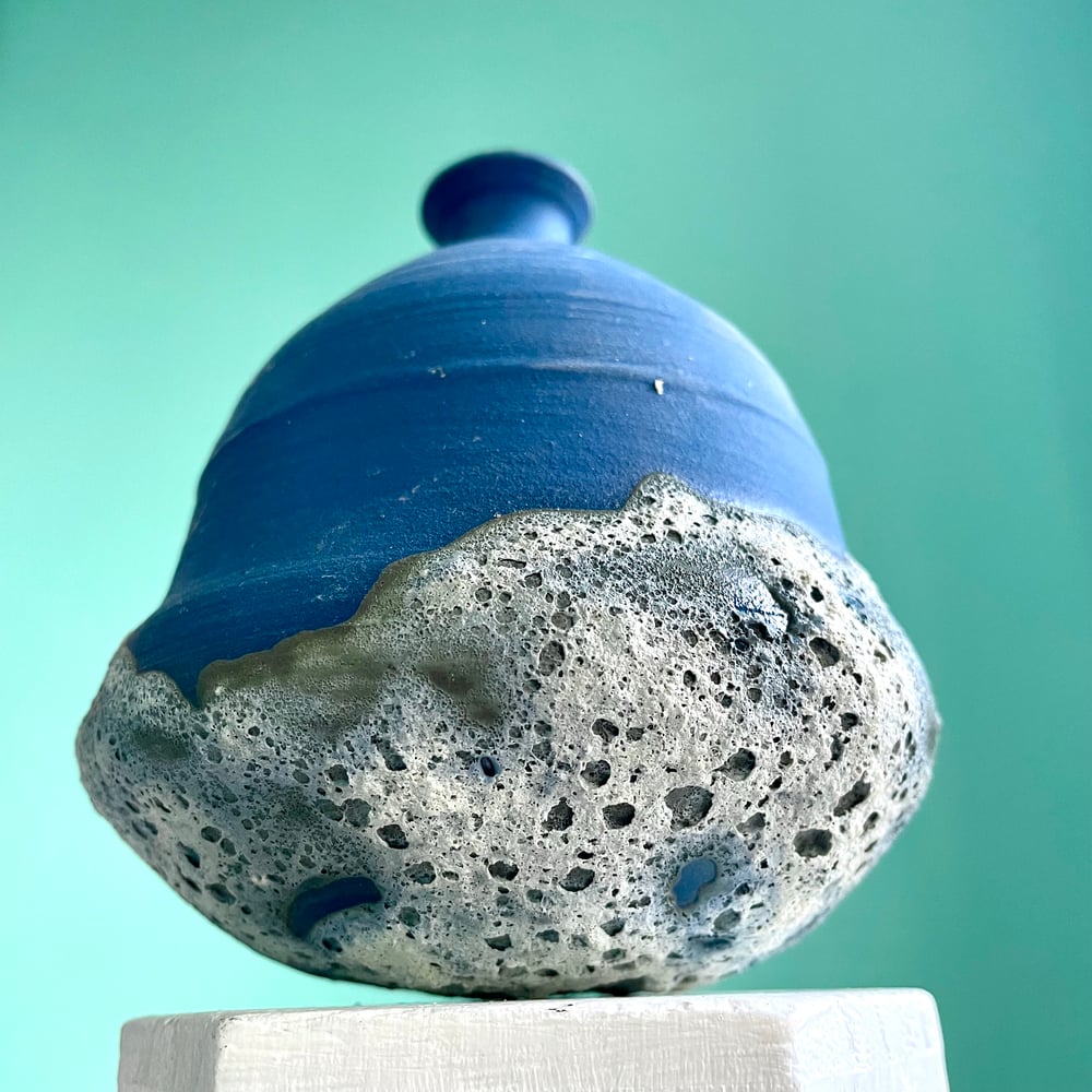 Image of Crashing wave vase 