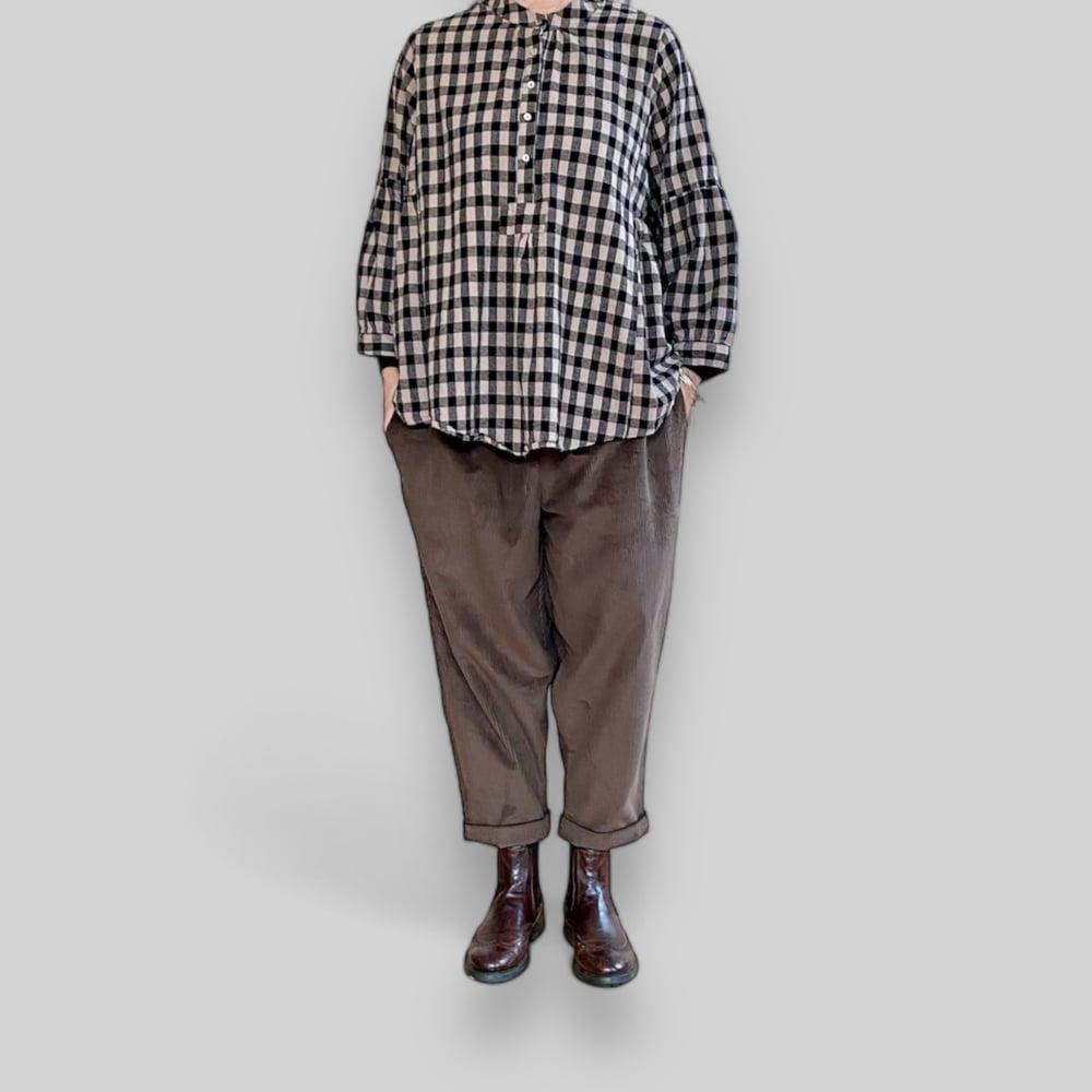 Image of Out and About Gingham Smock Top - black & putty