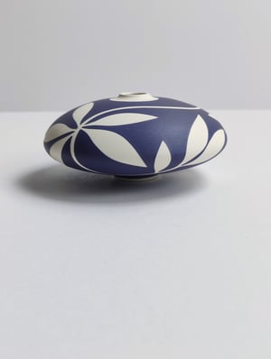 Image of Midi Purple and White Leaf Vessel