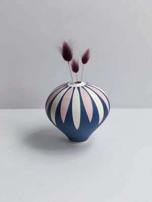 Image of Midi Sea-blue, Pink & White Daisy Vessel No2