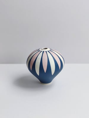 Image of Midi Sea-blue, Pink & White Daisy Vessel No2