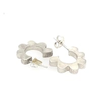Image 1 of Boucles d’oreilles 3/4 fini satiné