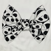 Image 2 of Jack Skelington bow (1)