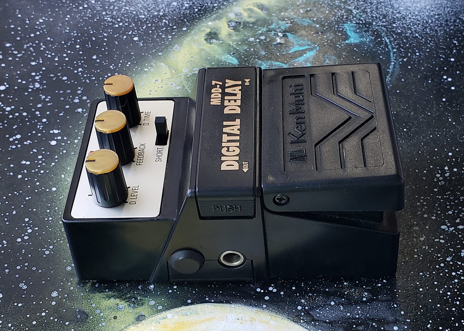 ギター ARIA DIGITAL DELAY SAMPLER ADS-1 Anyone know much about this 80s looking delay sampler pedal