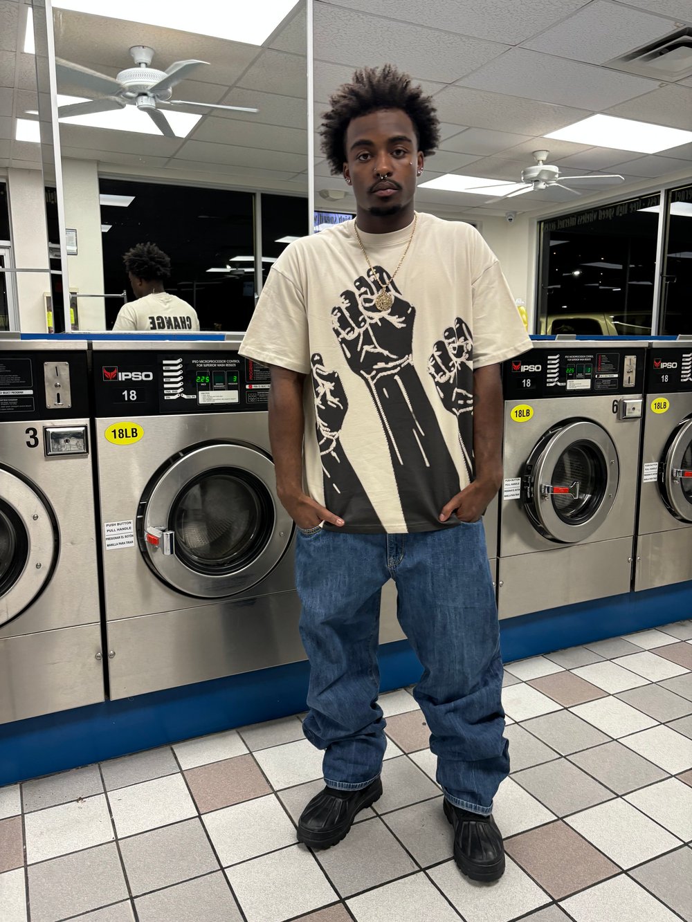 PEACEISFREE (R)EVOLUTION Tee