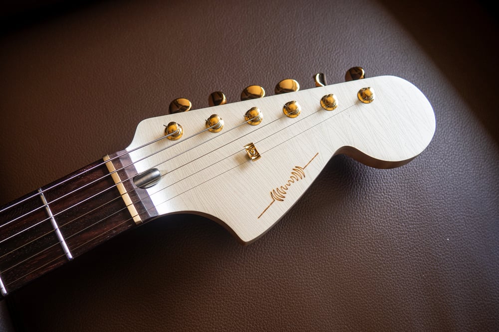 60s' ST Relic Pearl White over 3-tone Sunburst