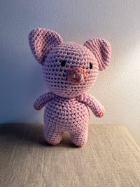 Image 1 of Small Amigurumis Pig