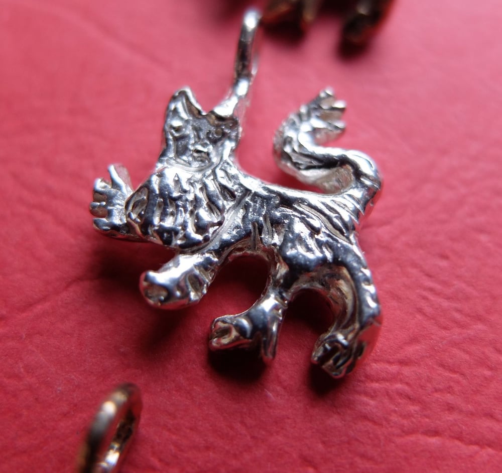 Medieval lion charm (silver/bronze)