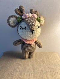 Image 2 of Small Amigurumis Deer with Flowers