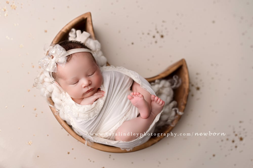 Image of Rowan cashmere feel Beanbag Backdrop and matching Wrap combo